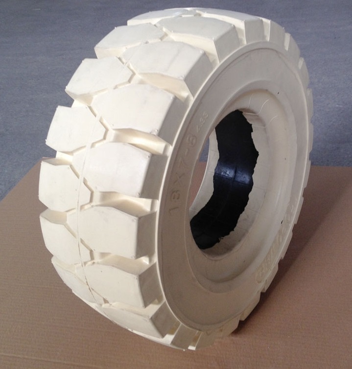 18x7-8叉车实心轮胎.jpg